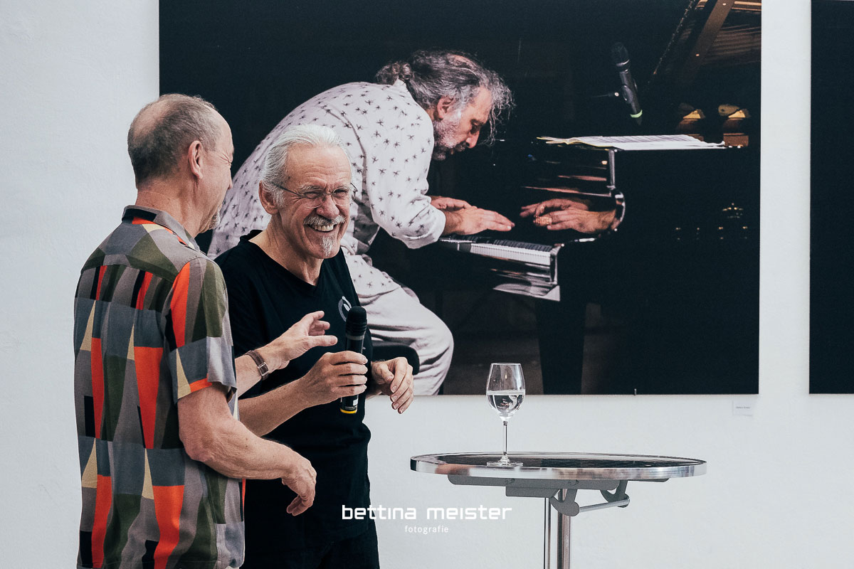 Vernissage Rainer Ortag, "On Stage Jazzportraits", Kulturhalle Tübingen am 11.05.2024.