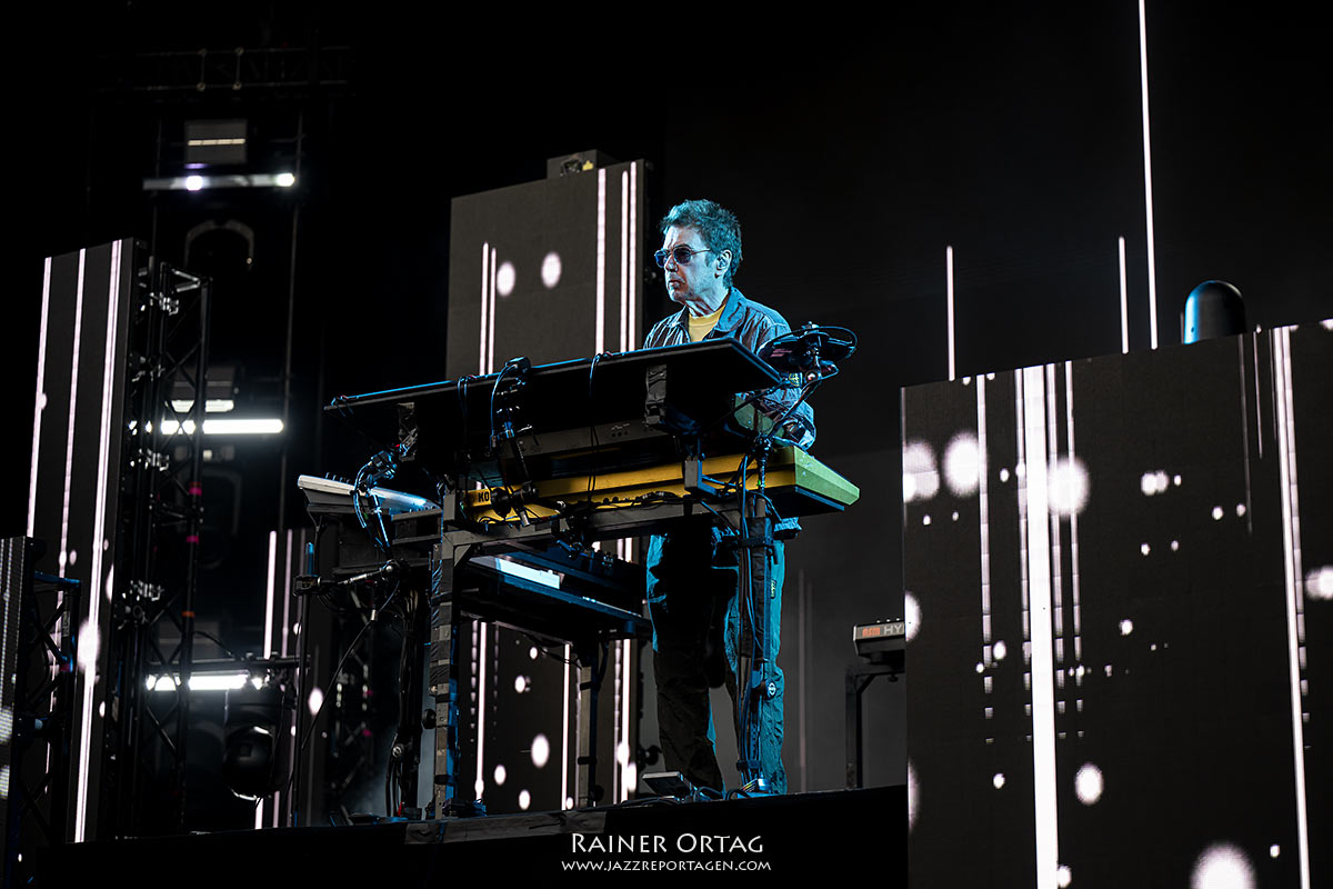 Jean-Michel Jarre am Schlossplatz bei den jazzopen Stuttgart 2025