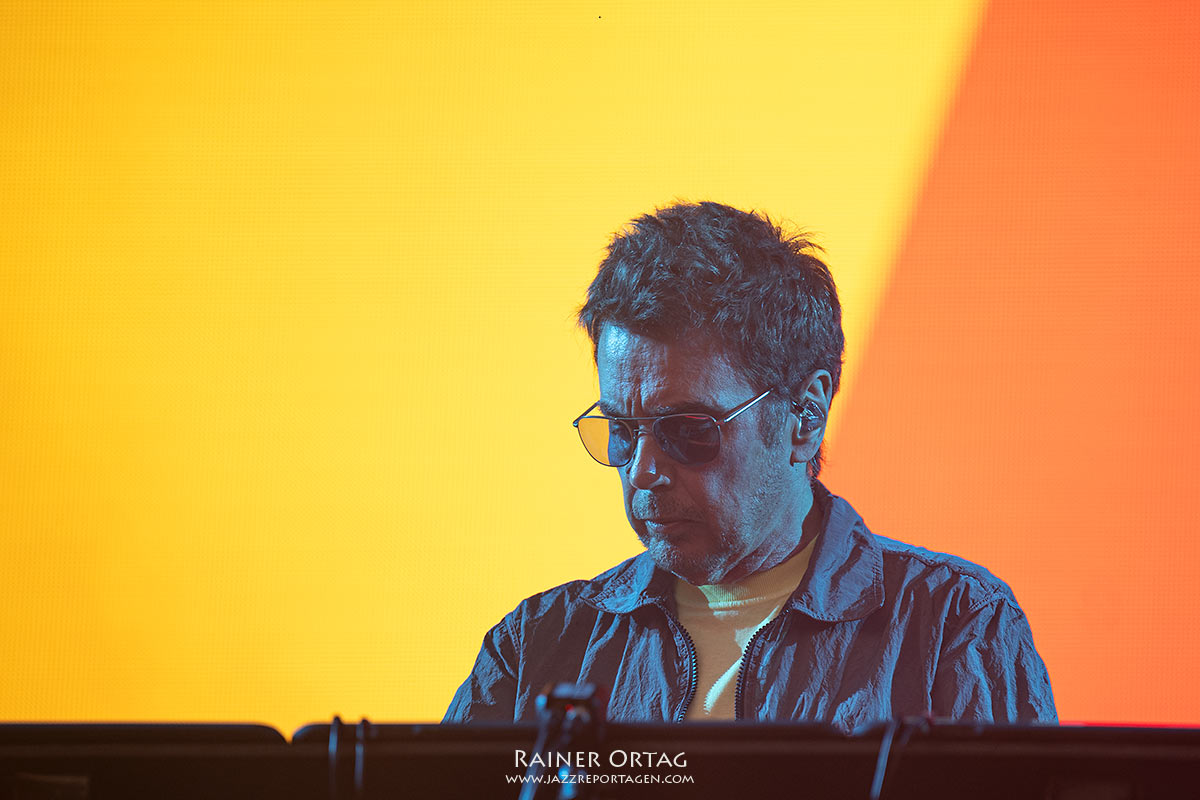 Jean-Michel Jarre am Schlossplatz bei den jazzopen Stuttgart 2025