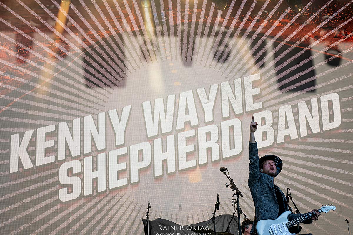 Kenny Wayne Shepherd Band am Schlossplatz bei den jazzopen Stuttgart 2025