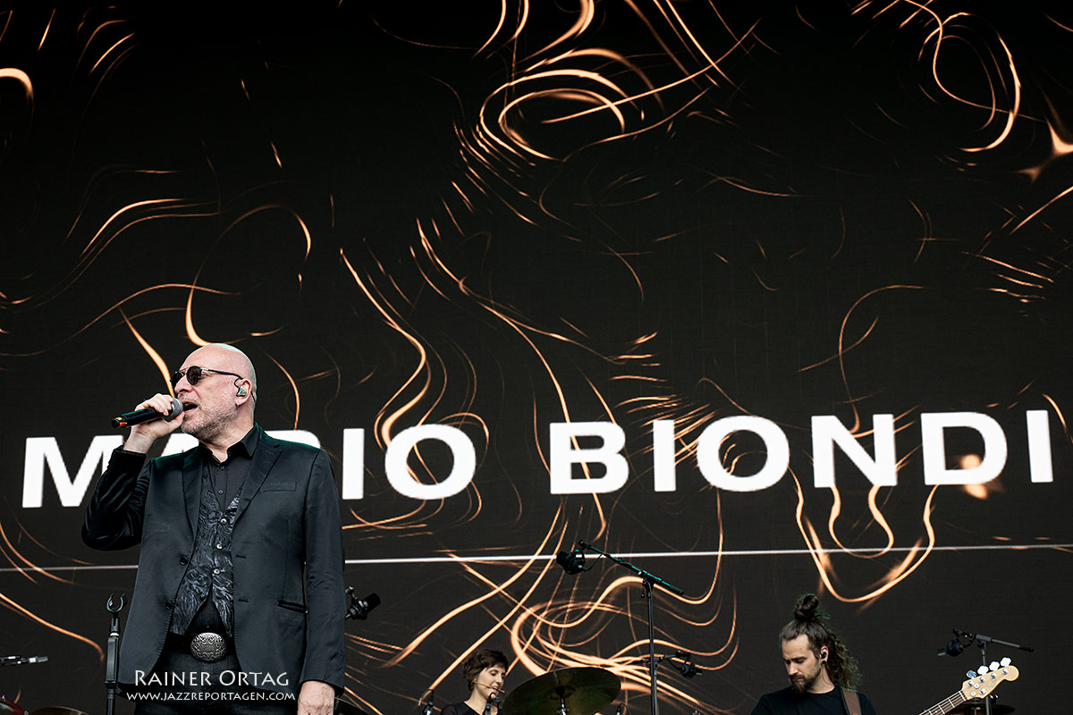 Mario Biondi am Schlossplatz bei den jazzopen Stuttgart 2025