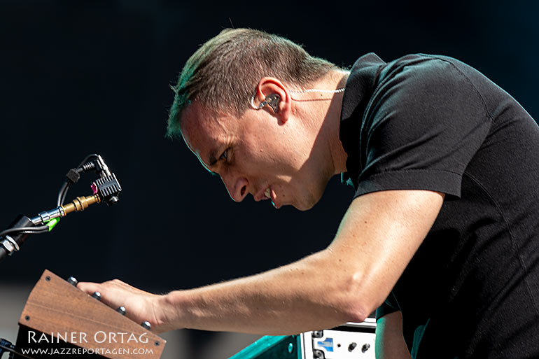 Martin Kohlstedt am Schlossplatz bei den jazzopen Stuttgart 2025