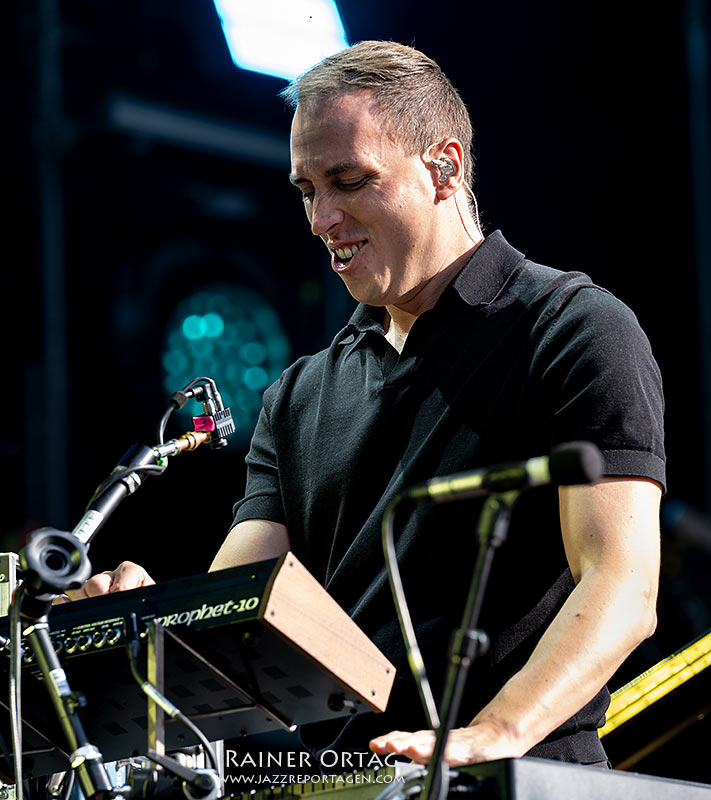 Martin Kohlstedt am Schlossplatz bei den jazzopen Stuttgart 2025