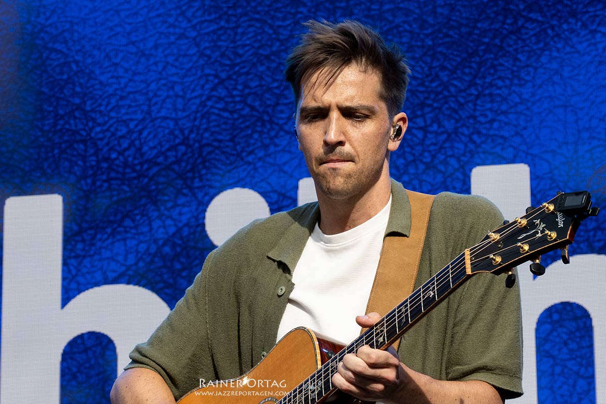 phil haydt am Schlossplatz bei den jazzopen Stuttgart 2025