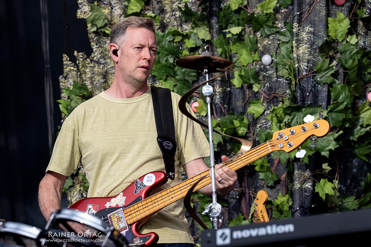 Jacob Collier: Jacob Collier am Schlossplatz - jazzopen Stuttgart 2025