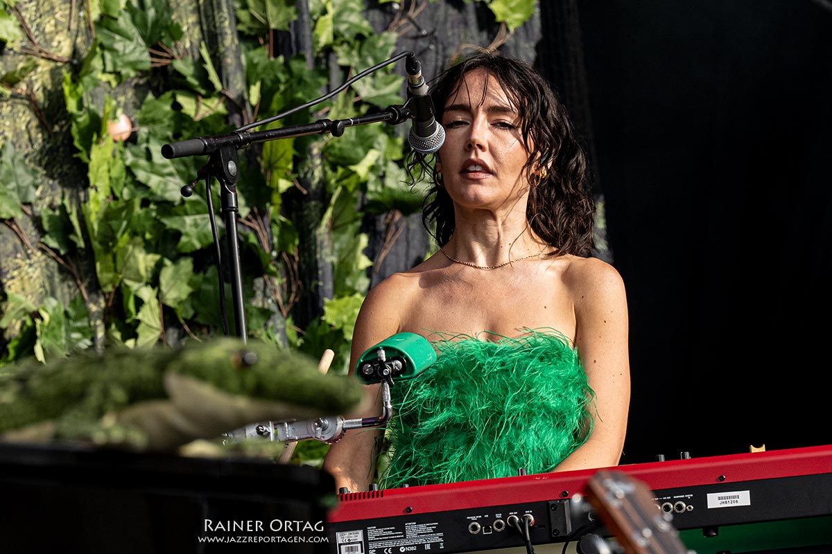 Jacob Collier: Jacob Collier am Schlossplatz - jazzopen Stuttgart 2025