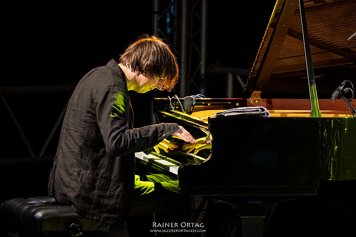 Michael Wollny Trio auf der Sudhaus Open Air Waldbühne 2025