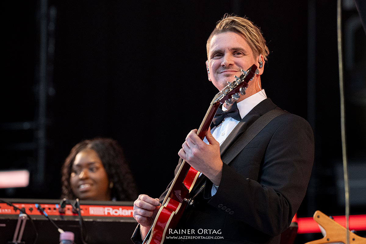 RAYE am Schlossplatz - jazzopen Stuttgart 2025