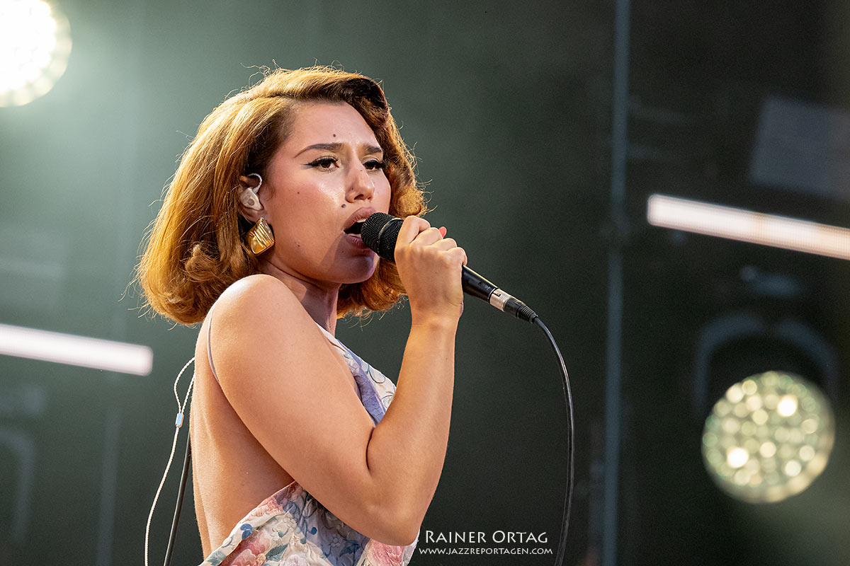 RAYE am Schlossplatz - jazzopen Stuttgart 2025