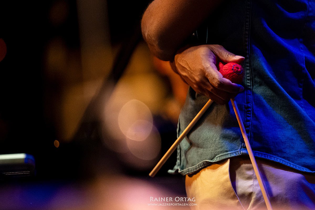 Johnathan Blake & Pentad: Johnathan Blake & Pentad im Jazzclub Bix 2025