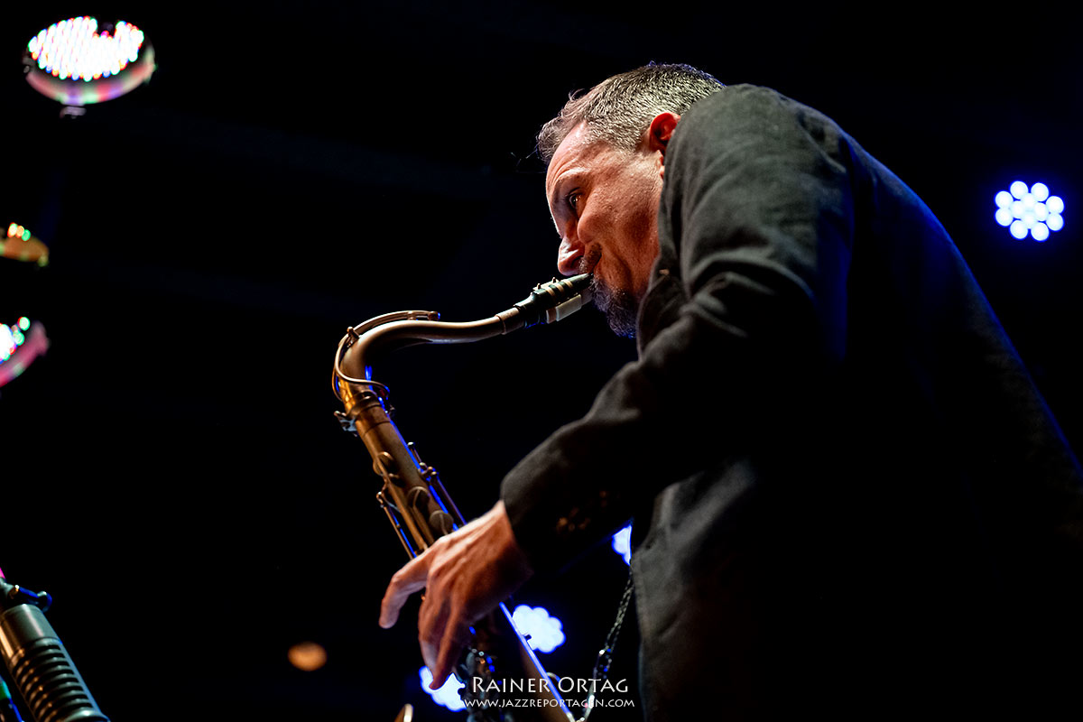 Johnathan Blake & Pentad: Johnathan Blake & Pentad im Jazzclub Bix 2025