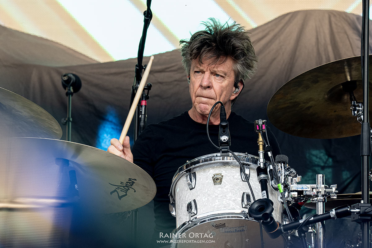 Kenny Wayne Shepherd Band am Schlossplatz bei den jazzopen Stuttgart 2025