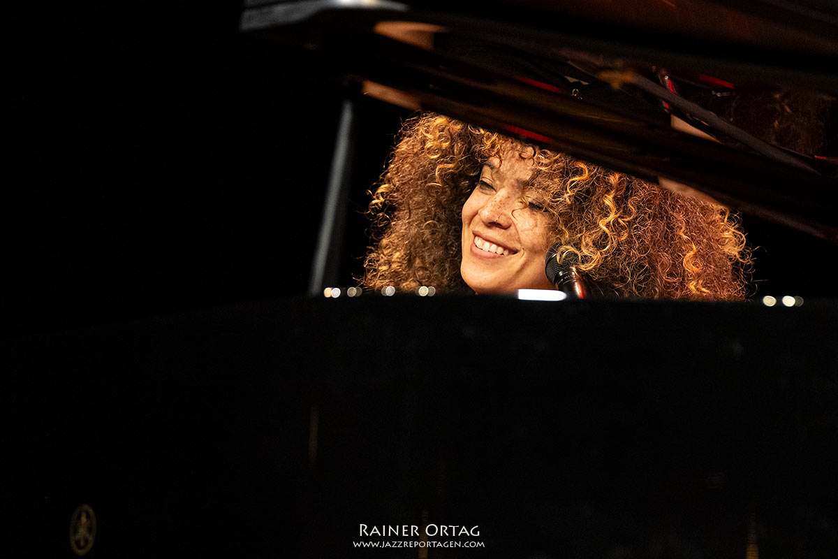 Kandace Springs: Kandace Springs beim Jazzfestival Esslingen auf der Württembergischen Landesbühne Esslingen 2025