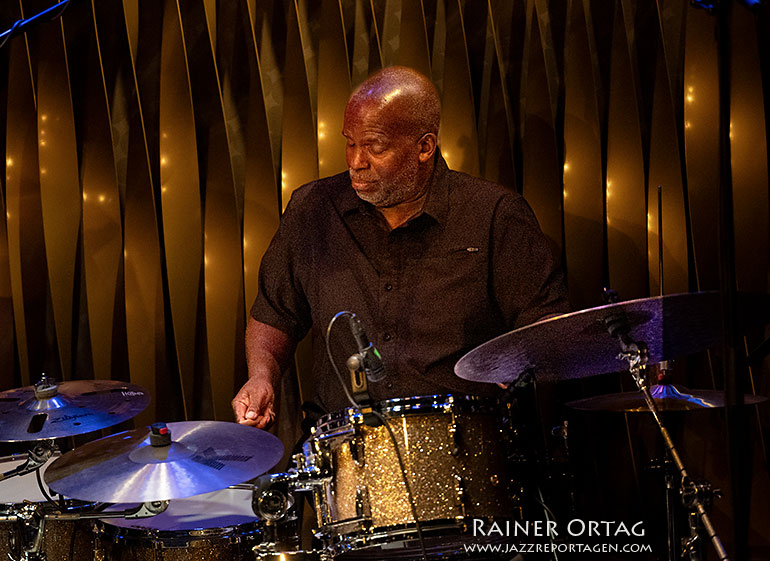 Will Kennedy mit Yellowjackets im Jazzclub Bix Stuttgart 2025