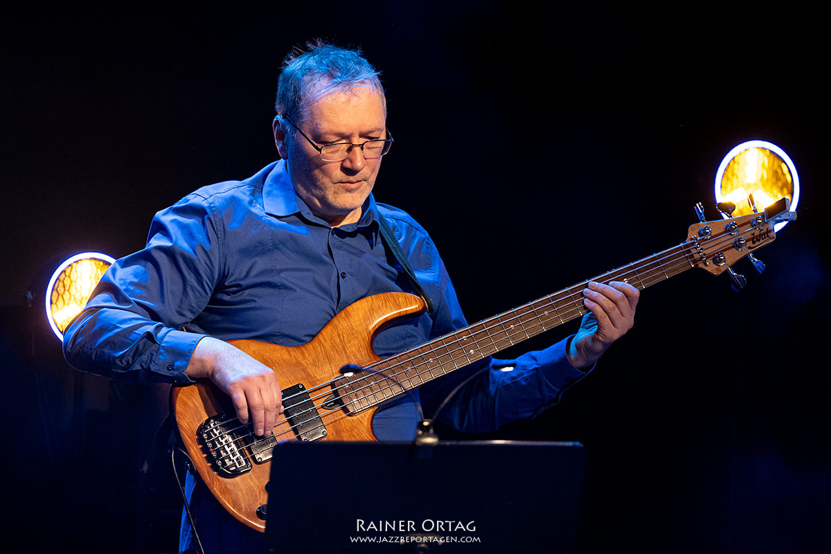 Tibor K&ouml;vesdi mit dem Trio Mondauto beim Rondo &agrave; la Rondell im Porgy &amp; Bess Wien 2025