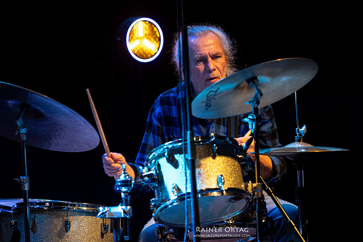 Christian M&uuml;hlbacher mit dem Trio Mondauto beim Rondo &agrave; la Rondell im Porgy &amp; Bess Wien 2025