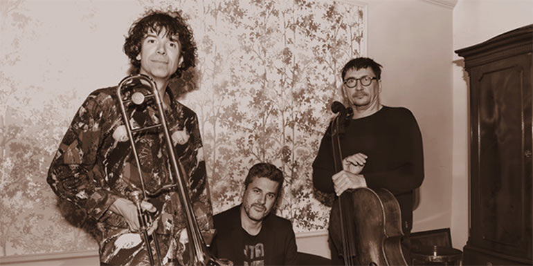 Reverso - Between Two Silences