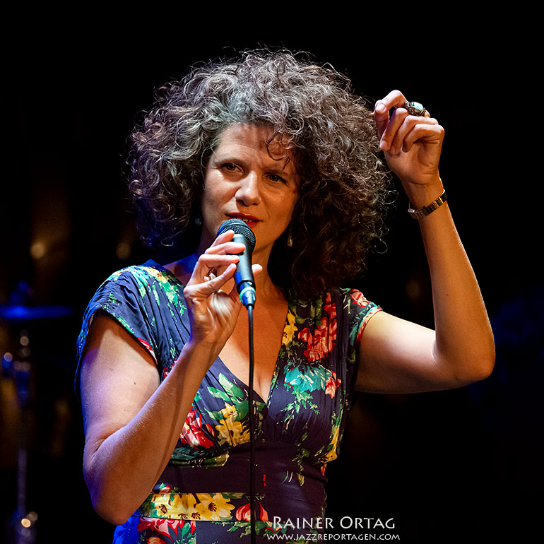 Cyrille Aimée on stage des Stuttgarter Jazzclub Bix 2026