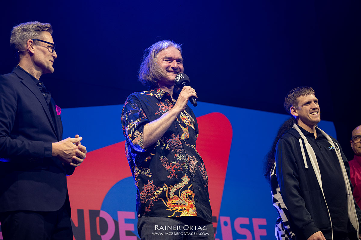 Deutscher Jazzpreis f&uuml;r Musikvermittlung und Teilhabe an Groove Inclusion. Hier Hans Fickelscher