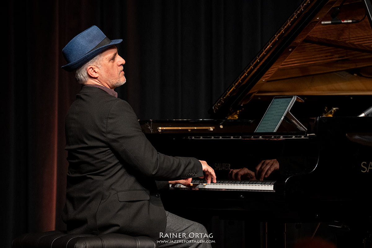 Der franz&ouml;sische Pianist William Lecomte der Band Jazz Franco-Allemand