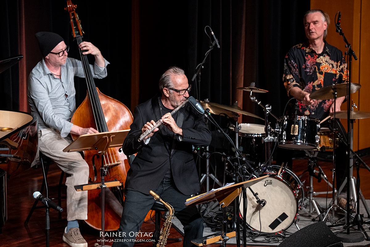 Jens Loh, Herv&eacute; Meschinet de Richemont und Hans Fickelscher bei der jazztimeBB der Formation Jazz Franco-Allemand live