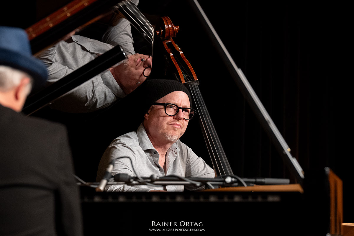 Jens Loh am Bass der Band Jazz Franco-Allemand