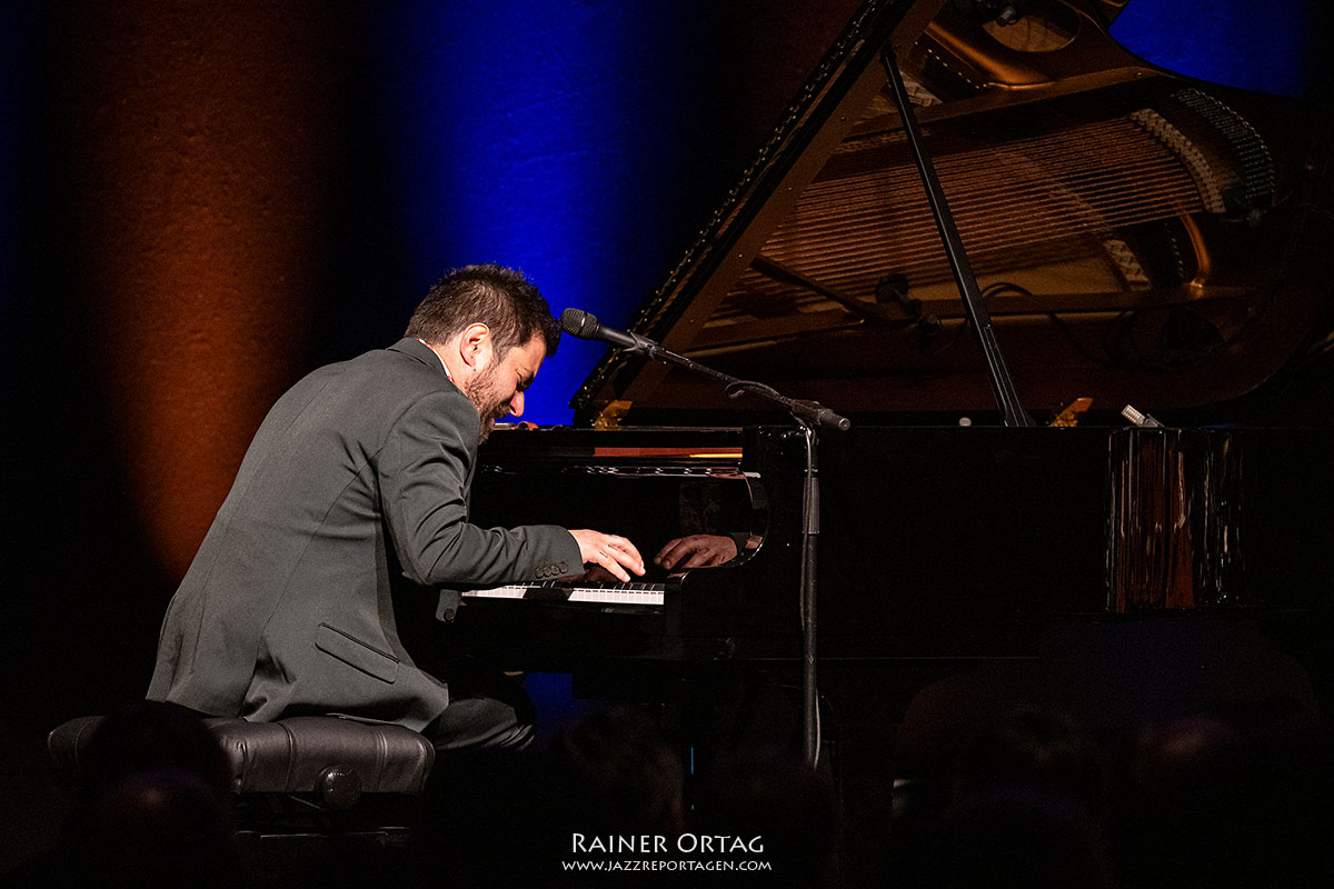 Harold López-Nussa Trio: Harold López-Nussa am Flügel des swt-Kulturwerk Tübingen 2026