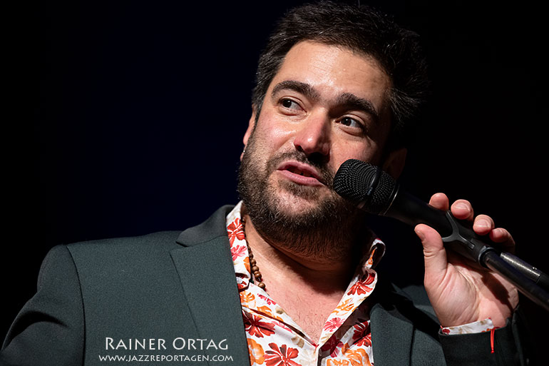 Harold López-Nussa moderiert den Auftritt seines Trios im SWT-KulturWerk Tübingen 2026