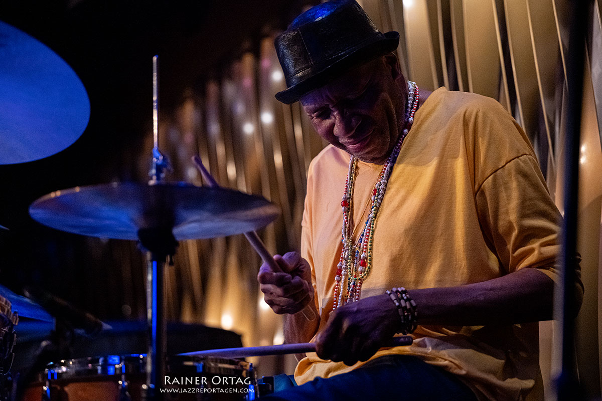 JT Lewis an den Drums der Band Harriet Tubman im Jazzclub Bix Stuttgart 2026