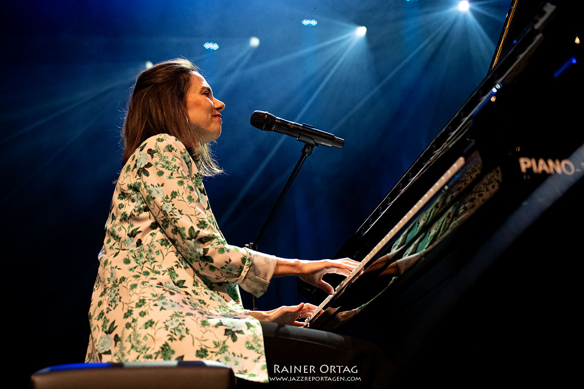 Olivia Trummer Quartett: Die Pianistin Olivia Trummer mit ihrem Quartett im Theaterhaus Stuttgart 2026