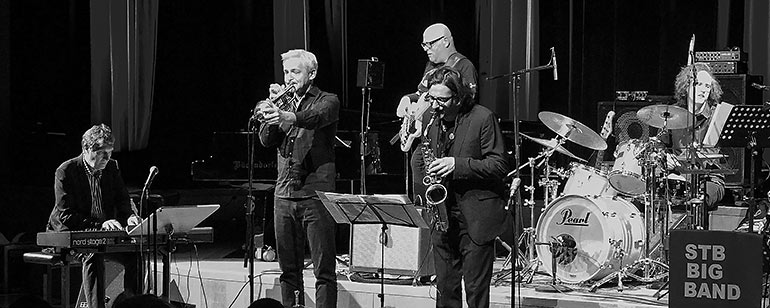 Die Miles Davis Festival Band mit Jäger, Hesse, Stavi, Magnus und Ferenc Mehl in der Stadthalle Sindelfingen 2026
