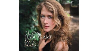 Clara Haberkamp präsentiert ihr neues Solo-Album „LOVE MAPS“