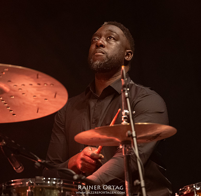 Larnell Lewis mit dem Jeremy Ledbetter Trio bei der jazzahead! Bremen 2026