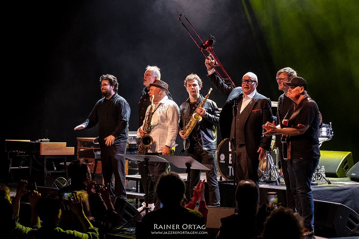 Wolfgang Haffner Groove All Stars: Wolfgang Haffner Groove All Stars finale im Theaterhaus 2026