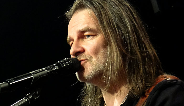 Ex-Genesis Sänger Ray Wilson mit Band in der Lehenbachhalle in Winterbach 2026