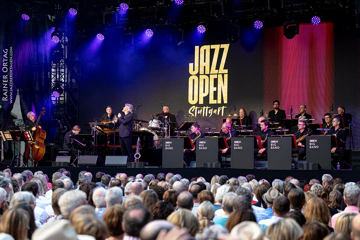 Curtis Stigers mit der SWR Big Band bei den jazz open stuttgart 2026 Curtis Stigers mit der SWR Big Band bei den jazz open stuttgart 2026