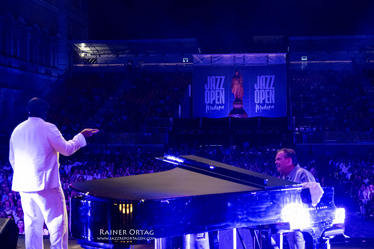 Gregory Porter bei den jazz open Modena 2026 Gregory Porter präsentiert die jazz open Modena 2026 an der Piazza Roma