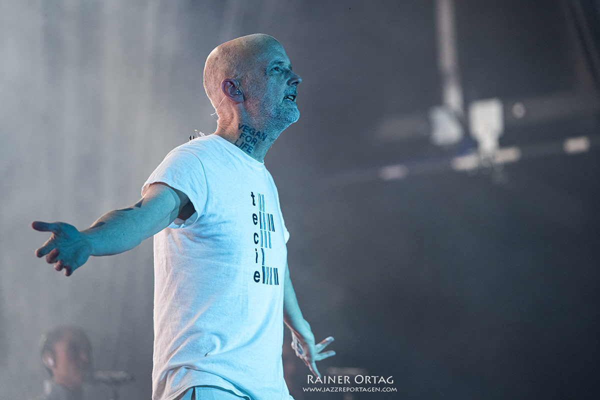 Moby bei den jazz open Modena auf der Piazza Roma 2026 Moby feuert an bei den jazz open Modena auf der Piazza Roma 2026