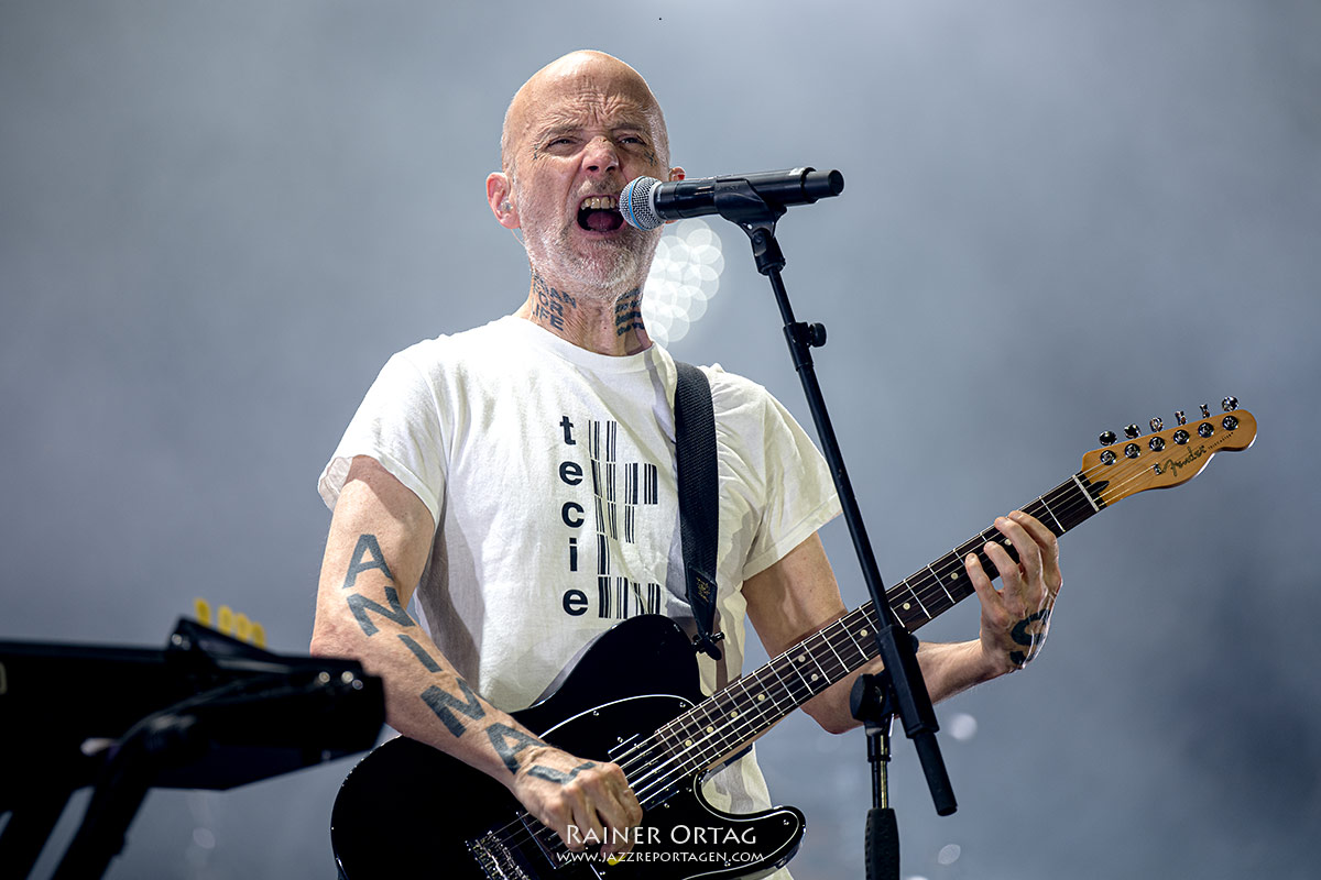 Moby bei den jazz open Modena 2026 Moby singt auf der Piazza Roma bei den jazz open Modena 2026