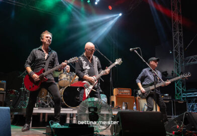 Wishbone Ash mit Mark Abrahams, Andy Powell und Bob und beim Winterbacher Zeltspektakel 2026