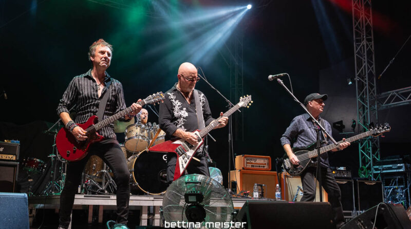 Wishbone Ash mit Mark Abrahams, Andy Powell und Bob und beim Winterbacher Zeltspektakel 2026