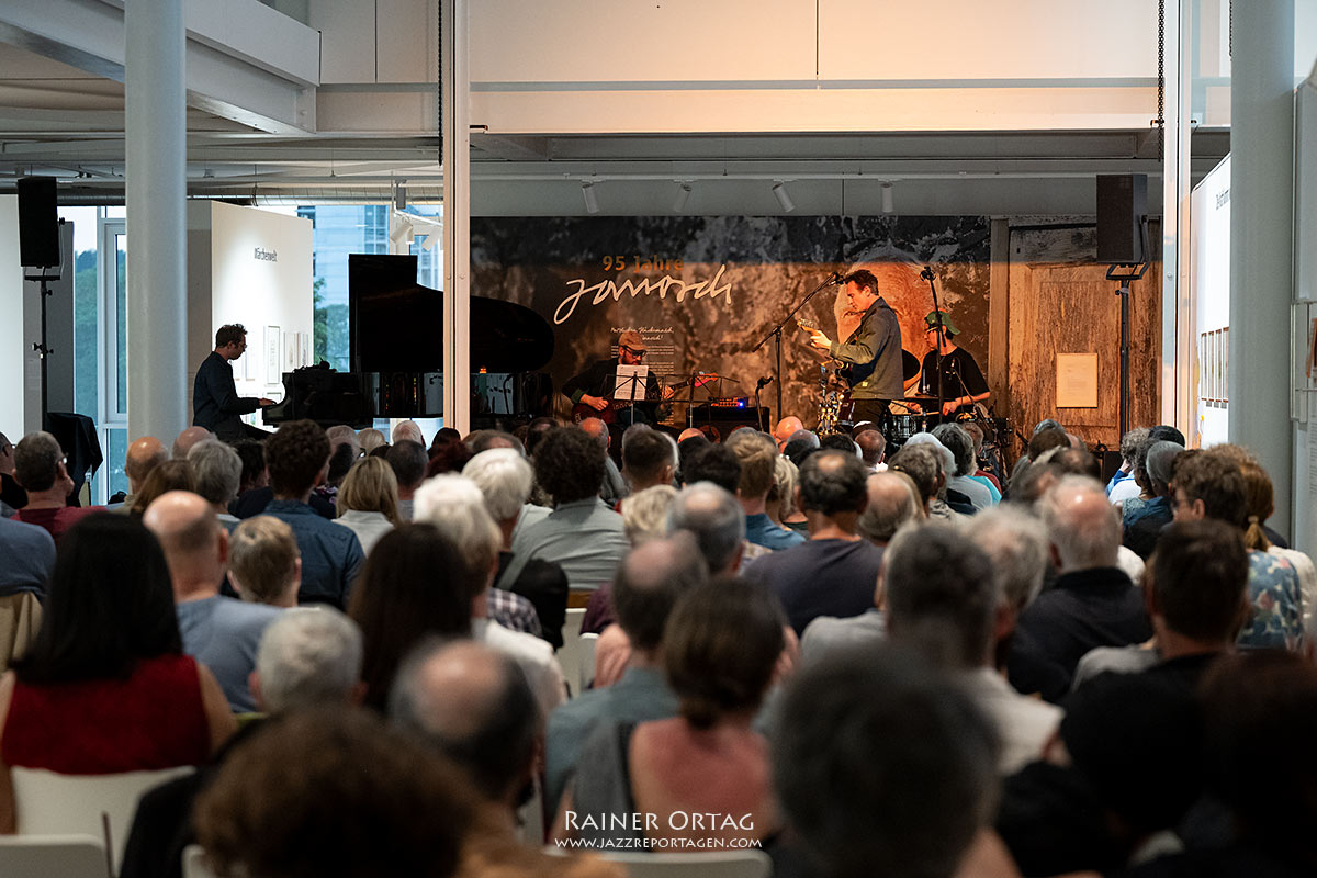 Aaron Parks Little Big im Neuen Kunstmuseum Tübingen 2026 Aaron Parks Little Big mit Janosch im Neuen Kunstmuseum Tübingen 2026