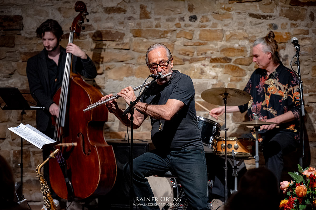 Jazz Franco-Allemand feat. Hervé Meschinet im Jazz-Club Schloss Köngen 2026 Jazz Franco-Allemand feat. Hervé Meschinet hier mit Moritz Holdenried und Hans Fickelscher im Jazz-Club Schloss Köngen 2026
