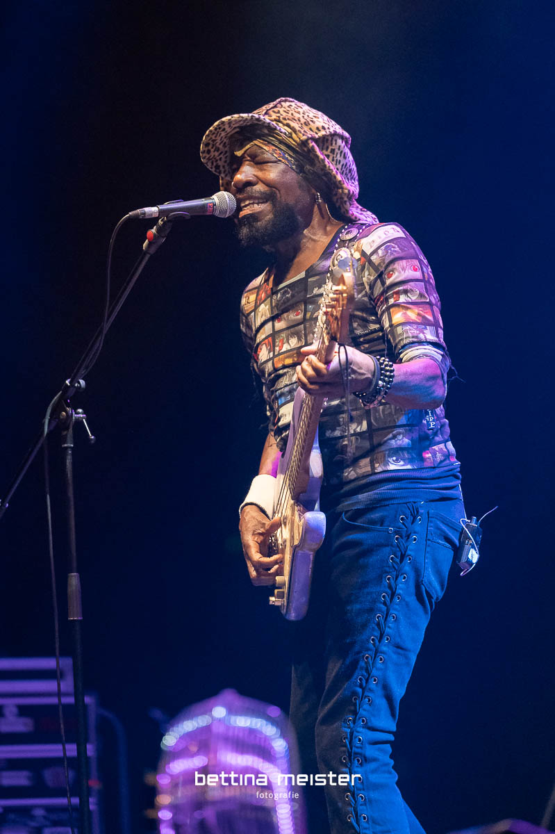 Mothers Finest beim Winterbacher Zeltspektakel 2026 Mothers Finest Bassist beim Winterbacher Zeltspektakel 2026