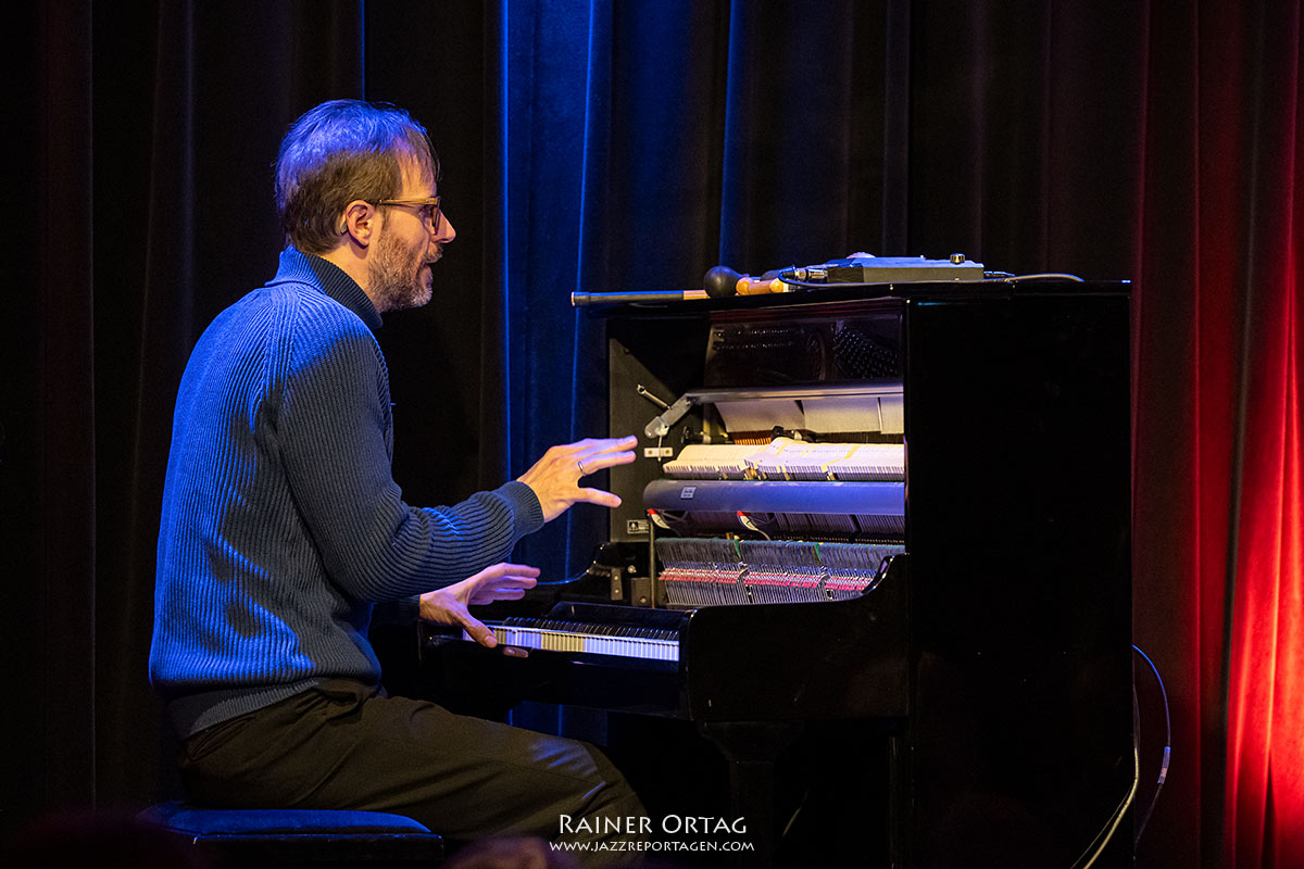 David Helbock´s Random/Control feat. Fola Dada im Mauerwerk Herrenberg 2026 David Helbock am Piano mit Random/Control im Mauerwerk Herrenberg 2026