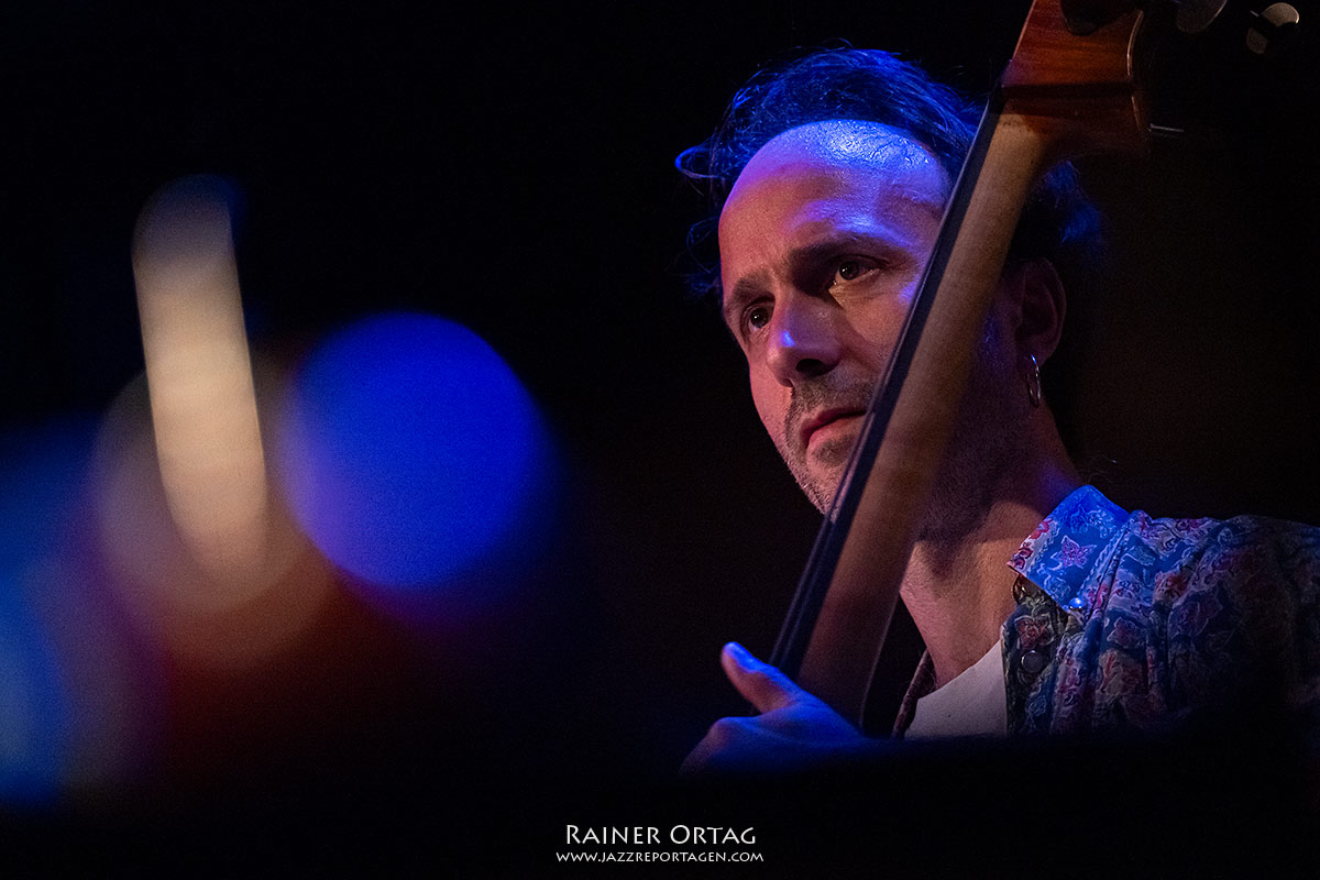 Cyrille Aimée im Jazzclub Bix Stuttgart 2026 Matteo Bortone mit Cyrille Aimée im Jazzclub Bix Stuttgart 2026