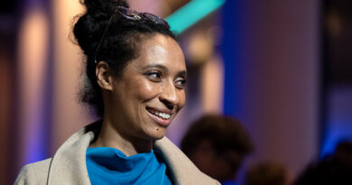 Tokunbo Akinro ist Jury Member beim Deutschen Jazzpreis 2026