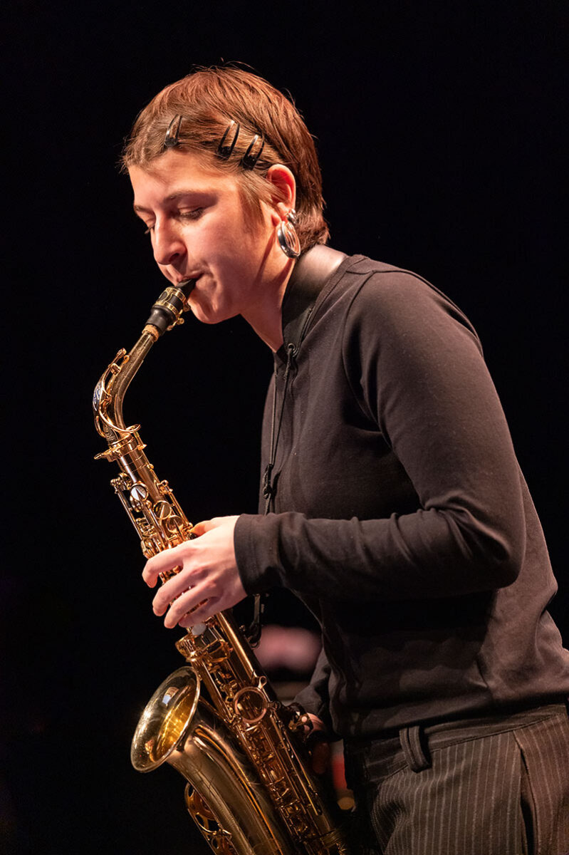40 Jahre Jazzverband BW e.V., Jubiläumskonzert, Theaterhaus Stuttgart. JUGENDJAZZORCHESTER BW FEAT. CZICHOWSKY, HÜBNER, NEUHAUS, Dirigent Klaus Graf 40 Jahre Jazzverband BW e.V., Jubiläumskonzert, Theaterhaus Stuttgart. JUGENDJAZZORCHESTER BW FEAT. CZICHOWSKY, HÜBNER, NEUHAUS, Dirigent Klaus Graf