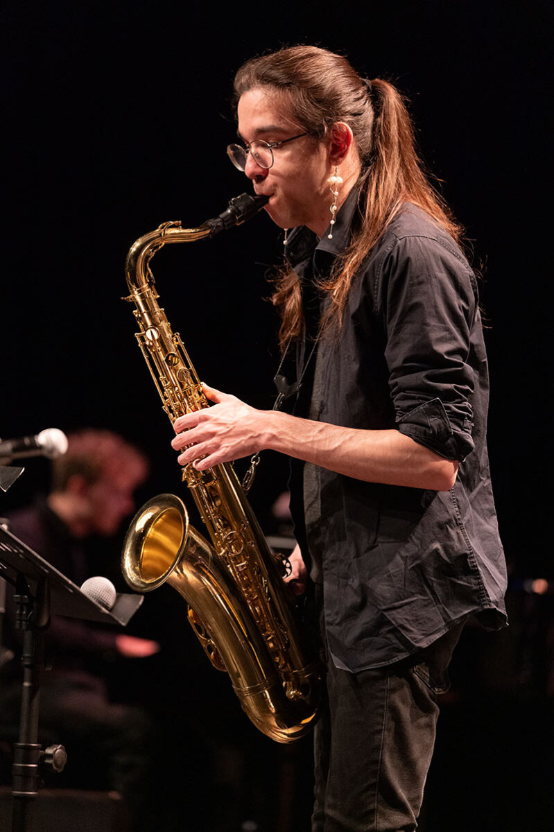 40 Jahre Jazzverband BW e.V., Jubiläumskonzert, Theaterhaus Stuttgart. JUGENDJAZZORCHESTER BW FEAT. CZICHOWSKY, HÜBNER, NEUHAUS, Dirigent Klaus Graf 40 Jahre Jazzverband BW e.V., Jubiläumskonzert, Theaterhaus Stuttgart. JUGENDJAZZORCHESTER BW FEAT. CZICHOWSKY, HÜBNER, NEUHAUS, Dirigent Klaus Graf