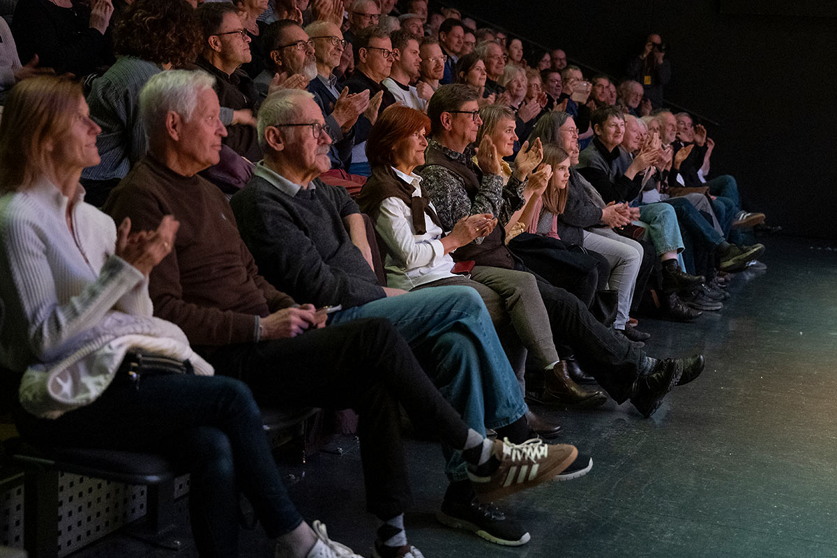 40 Jahre Jazzverband BW e.V., Jubiläumskonzert, Theaterhaus Stuttgart. JUGENDJAZZORCHESTER BW FEAT. CZICHOWSKY, HÜBNER, NEUHAUS, Dirigent Klaus Graf 40 Jahre Jazzverband BW e.V., Jubiläumskonzert, Theaterhaus Stuttgart. JUGENDJAZZORCHESTER BW FEAT. CZICHOWSKY, HÜBNER, NEUHAUS, Dirigent Klaus Graf